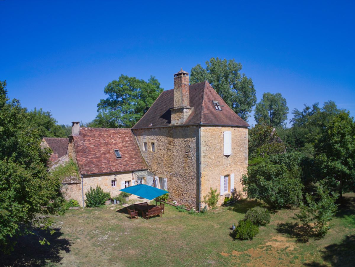 Gîte Choubello avec piscine en Périgord Noir